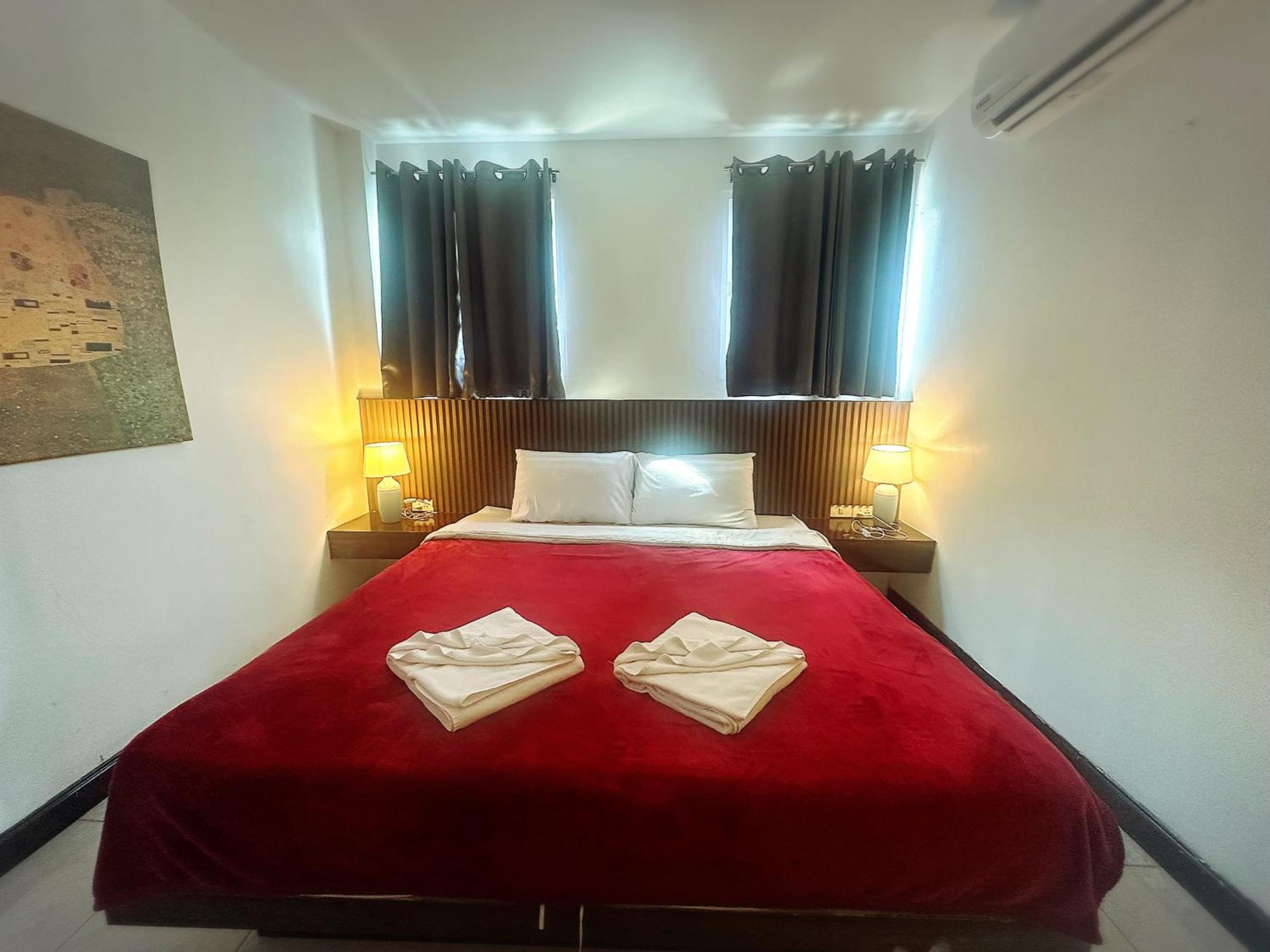 The Shades Hotel 50 Meter Beach Front Patong Exterior foto