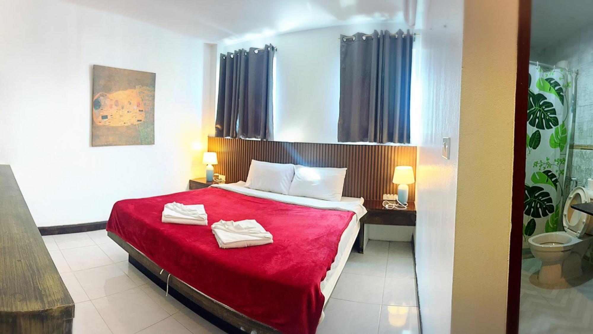 The Shades Hotel 50 Meter Beach Front Patong Exterior foto