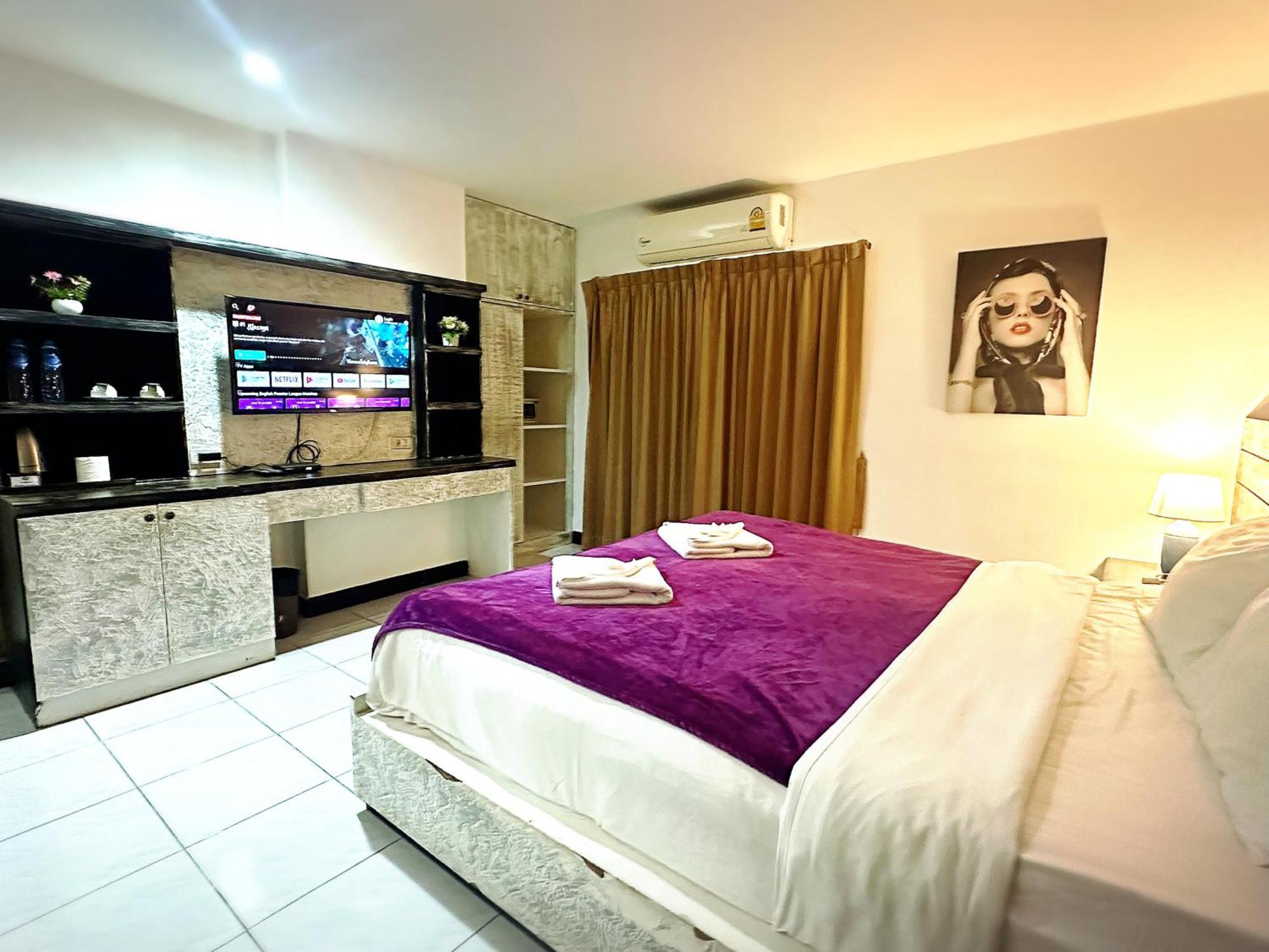 The Shades Hotel 50 Meter Beach Front Patong Exterior foto